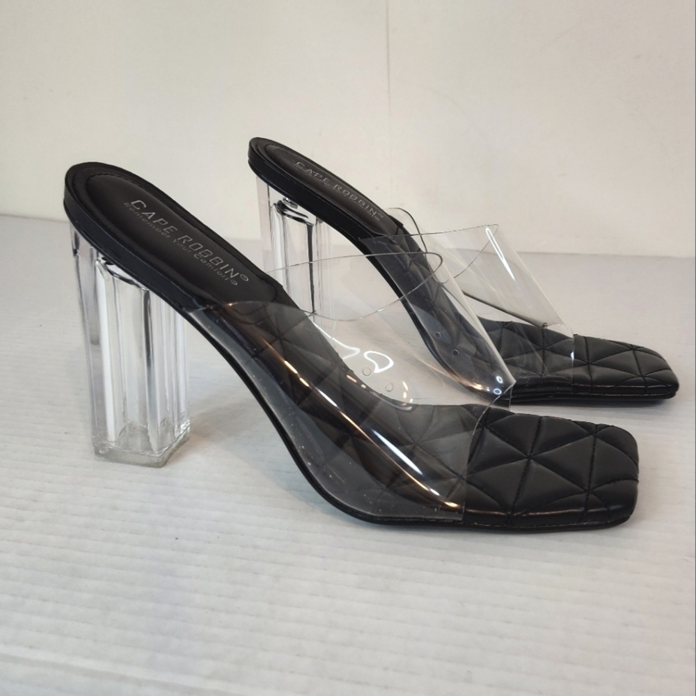 Cape Robbin women's pensy clear chunky heels size (9)